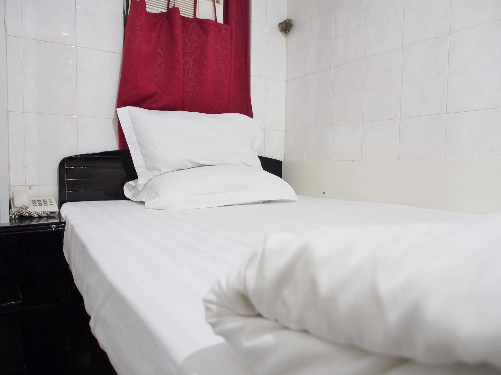 Paris Guest House Гонконг Экстерьер фото