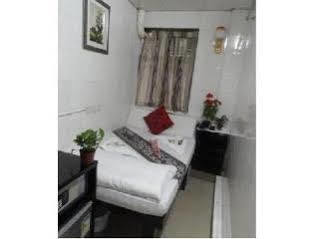 Paris Guest House Гонконг Экстерьер фото